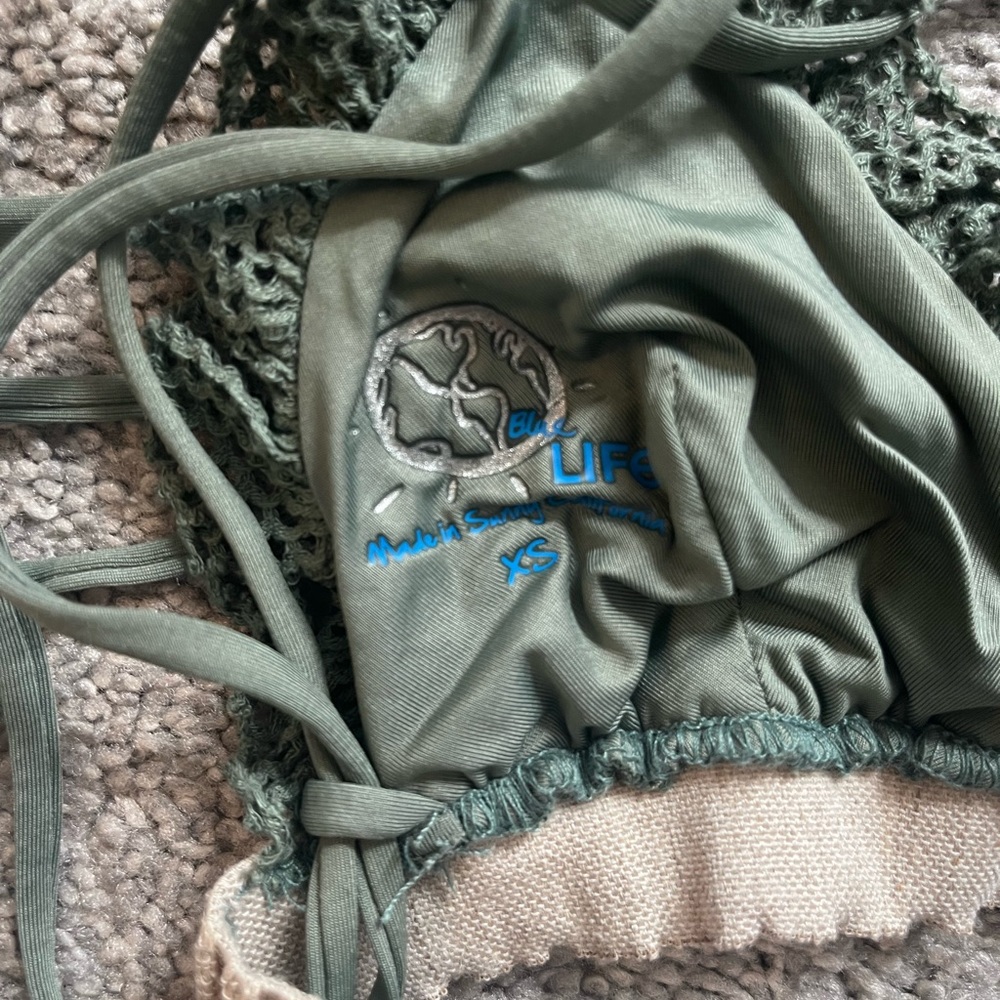 XS NWT bathing suit top - blue life
